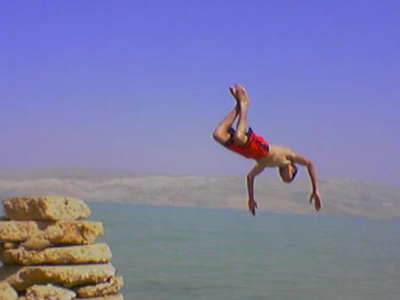 allah ya7fadna min l3ayin rani tayi7 3la rassi