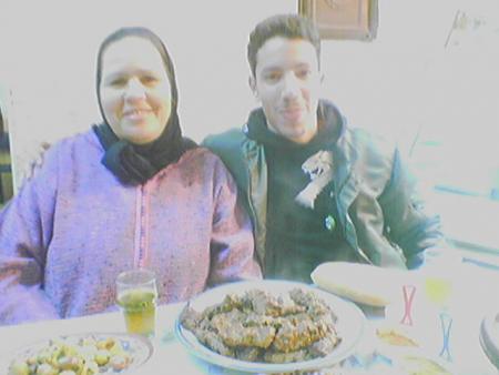 hada la3cha fi casa wa3ir...et fatima lcasawiya