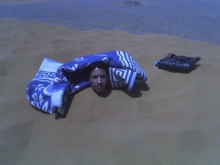 masskin aziz tssala b9a fih hir rass walakin matkhafoch 3lih wakhi hir brass rah ydir ay haja