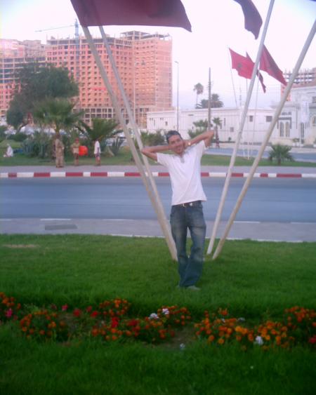 aziz lfassi fi saha de playa de tanger